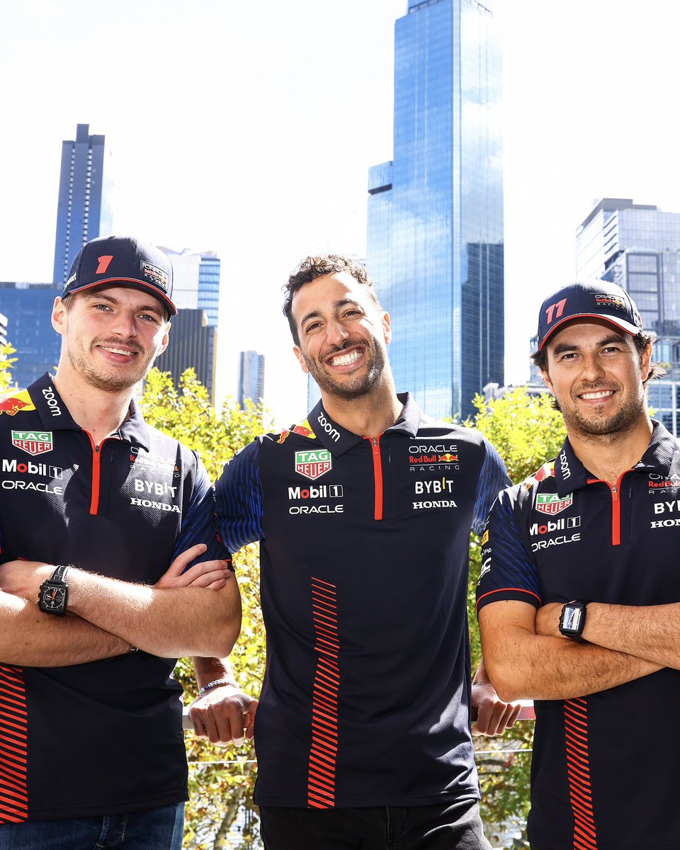 VerstappenCOM's tweet photo. 🇦🇺 Melbourne '23 smiles 😁 

#AusGP https://t.co/USlVoEvYmg