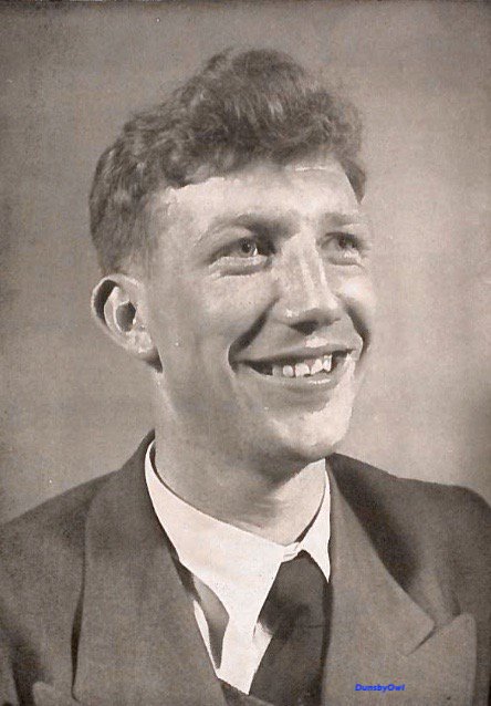 Dunsbyowl's tweet photo. Spare a thought this day for #Sheffield football #Legend Derek Dooley, who died #onthisday 18 years ago, in 2008.  We'll not see his like again. Derek scored an incredible 63 goals in 63 games 1950/53 for #SWFC and won one 2nd Division Championship medal in 1952.  #WAWAW https://t.co/thWfxev3NO
