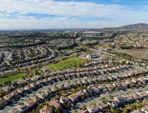 <a href="/Vhgkasparov/">Victor Guerrero</a> Ser de derecha no implica ser millonario. Implica no querer ser pobre. Implica querer libertad y opciones.

A mí no me importa que Juan se haga billonario. Me importa que haya una clase media enorme. Que tenga trabajo y que tenga opciones.  

El odio no me alimenta. El