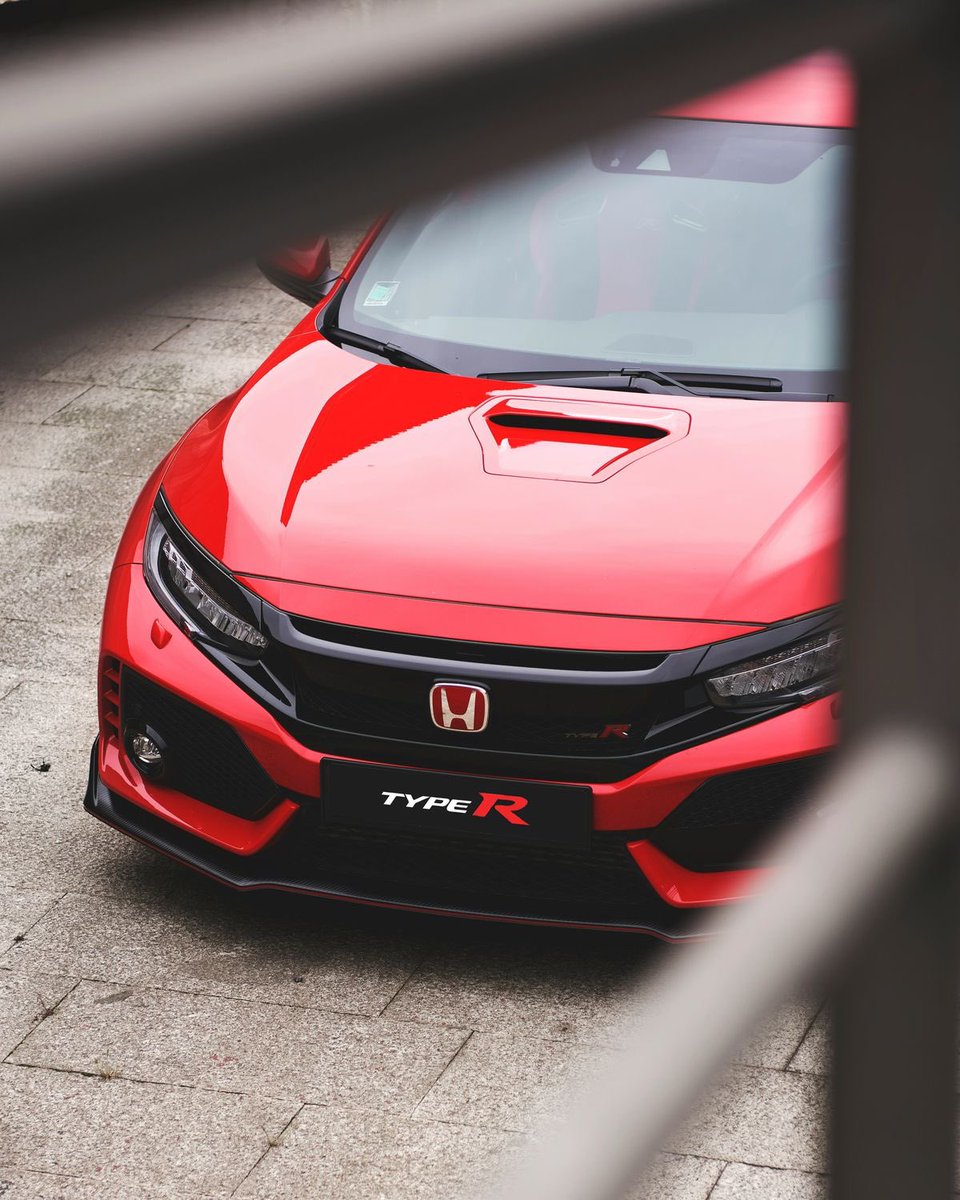 2.0T, 
315HP, 310lb-ft 
6-speed manual transmission with rev-match control. 

This is the Saviour of the Civic trim. This is the reason you can’t look down on civic in any car conversation 🤩🔥🛠