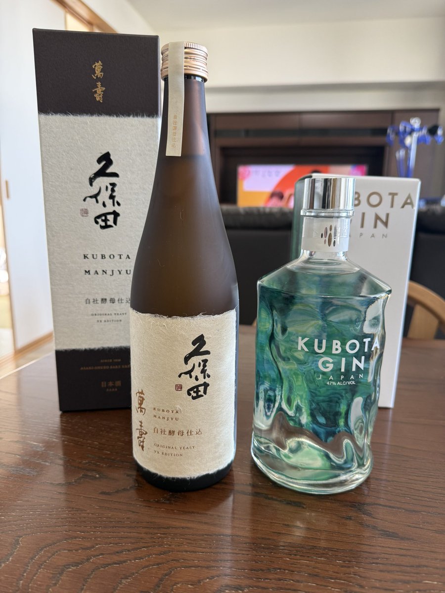 自分への誕プレ(左)と友だちからの誕プレ(右)届いた！！
祝ってくれた人たちほんとにありがとう！