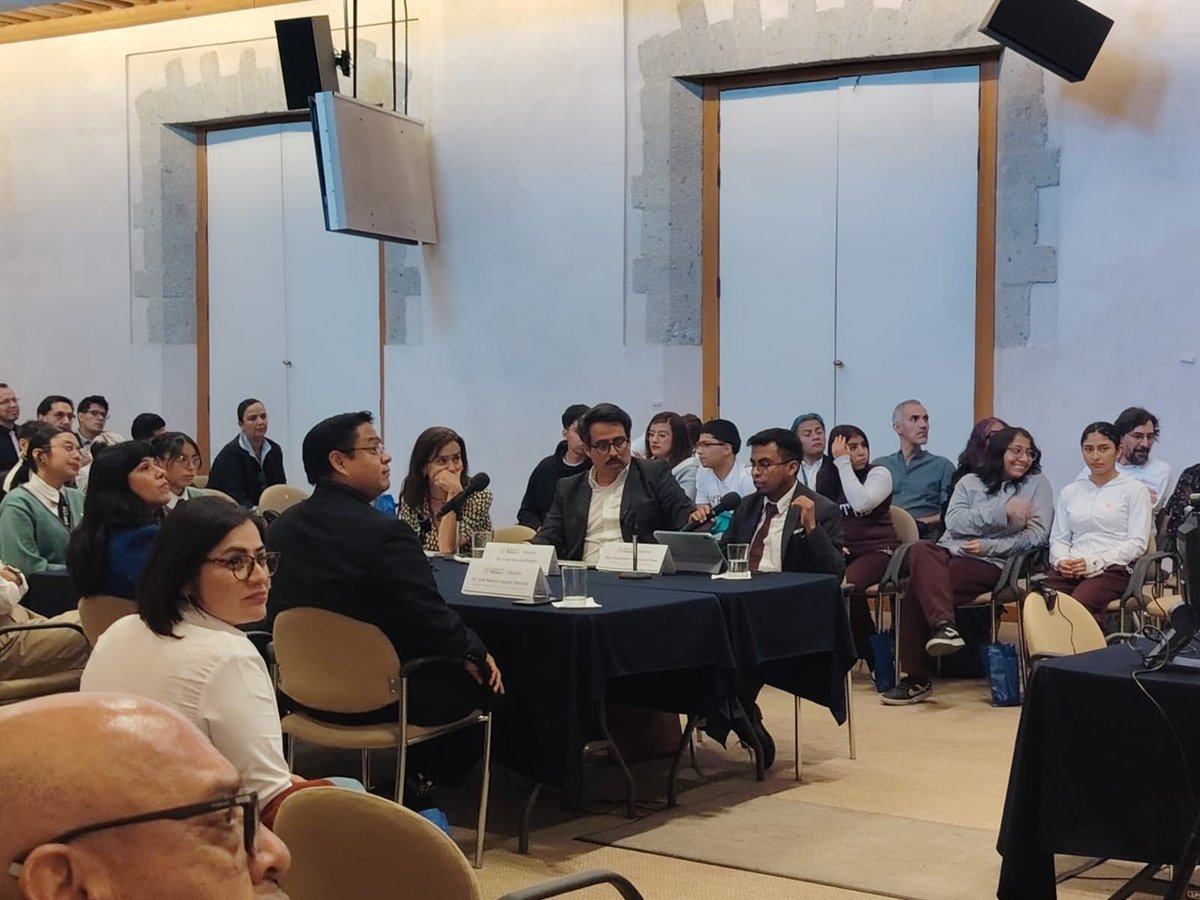 🚀Cecyte Cholula, participó en la mesa de Educación Media Superior del Foro Nacional “Impacto de las Tecnologías Digitales en la Educación y en la Salud Mental”. 

#PorAmorAPuebla #PensarEnGrande #CECYTEPuebla #HazloEnGrande