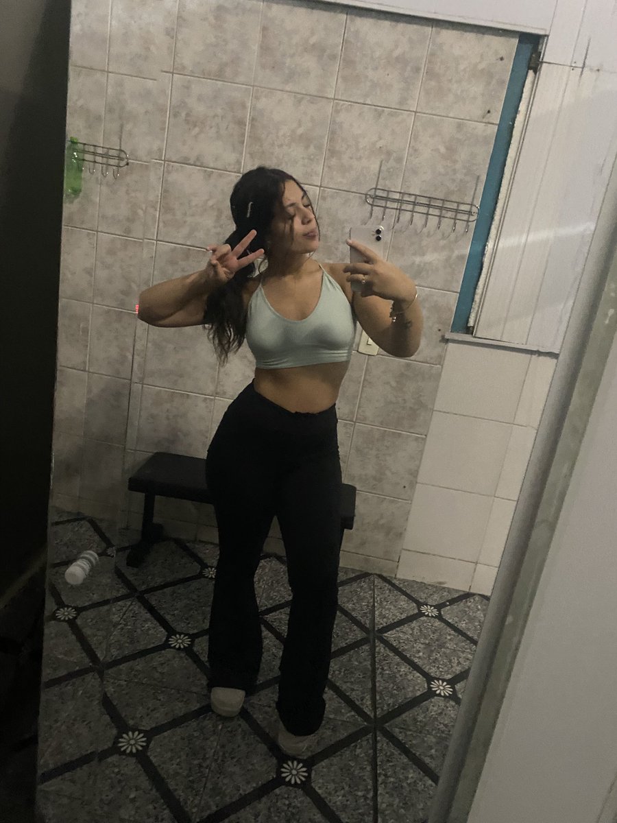 _clar44_'s tweet photo. várias skins 🫵🏼 https://t.co/jcCGSVKA1g