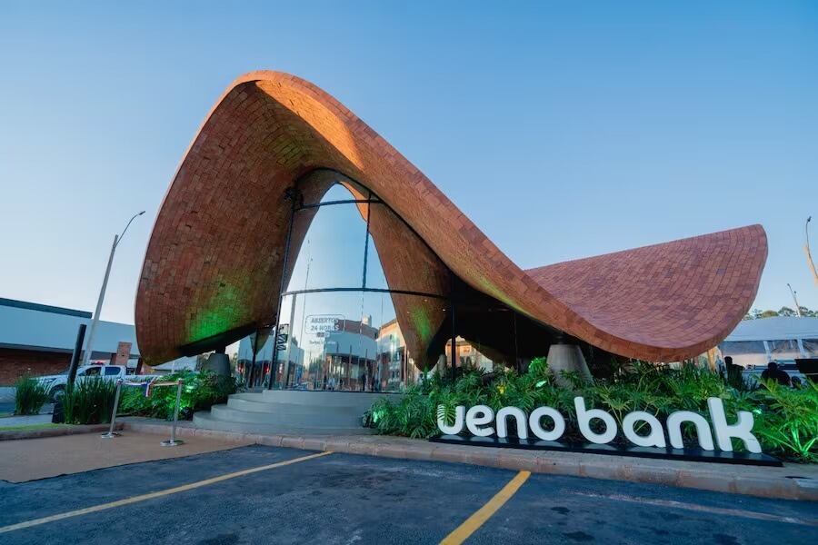 fondospy's tweet photo. 💰 El banco paraguayo Ueno Bank colocó USD 350 millones en bonos internacionales en Wall Street.
Es la mayor emisión realizada por una entidad financiera paraguaya en mercados globales.
El bono tiene plazo de 5 años y tasa cupón de 6,70%. https://t.co/7AikEE6Gch