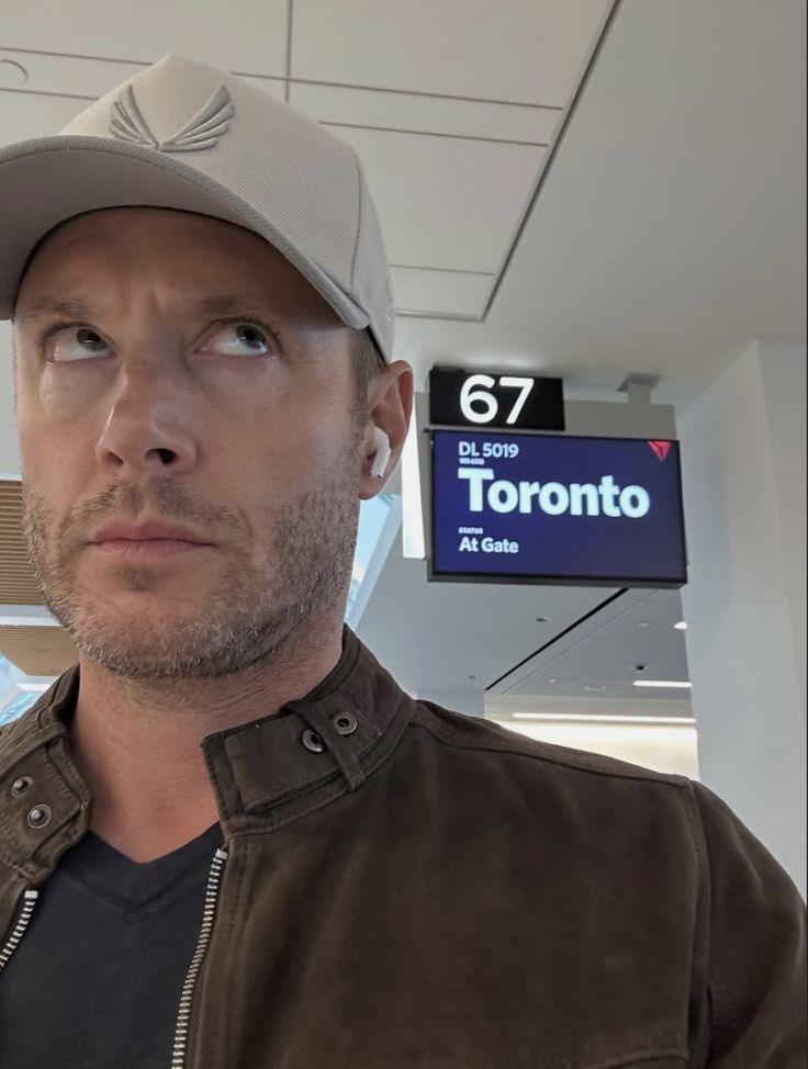 This man is obsessed with caps