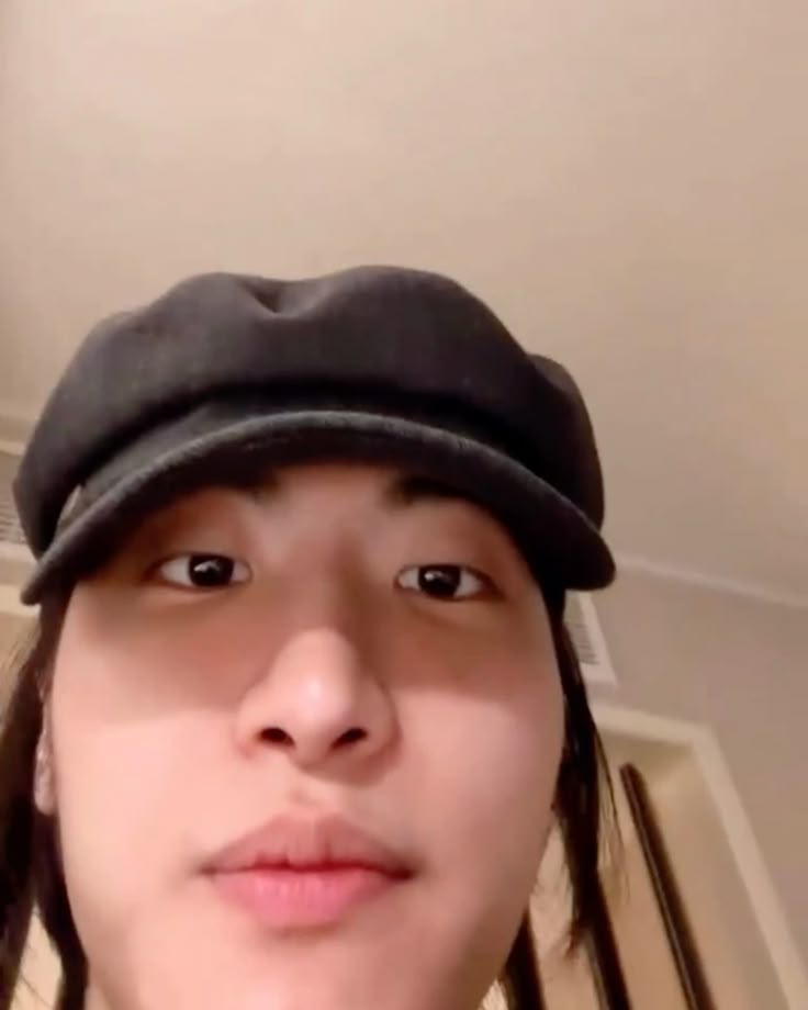 4DEUKAETEEZ's tweet photo. hi jiu from                              hi seonghwa 
dreamcatcher                      from ateez https://t.co/7YdhZRql7z