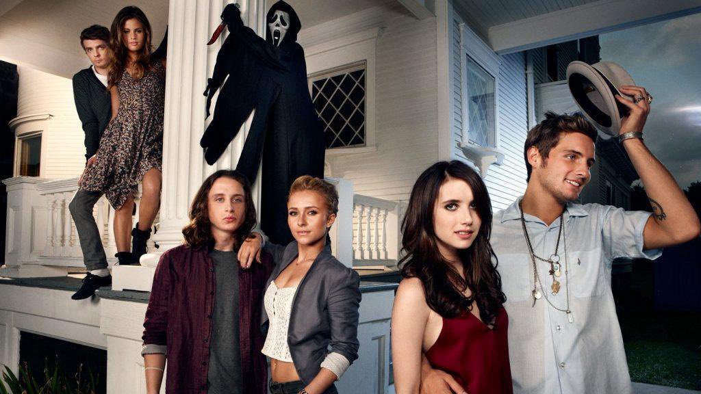 bethangelic's tweet image. 060: #Scream4
 Los siguientes post serán de esta saga, porque estamos en preparación para ir a ver la nueva película.
Muchos odian esta película, a mi me parece que mantiene la línea de la saga y aumenta el gore. 
No es la mejor, pero tampoco la peor.