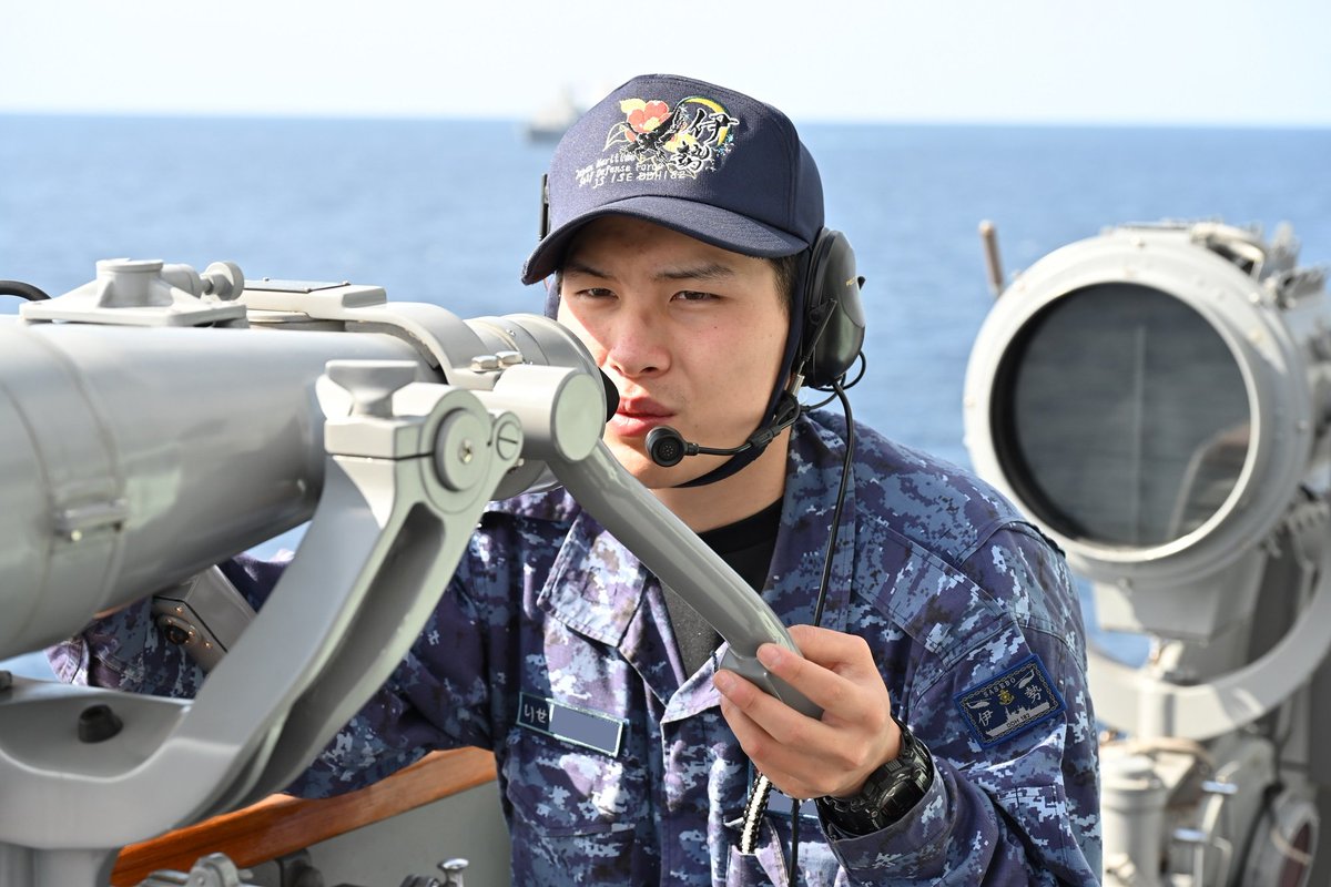 JMSDF_A_MF_HQ's tweet photo. #掃海隊群 は #水陸機動団 とともにアイアン・フィスト26に参加中です。訓練も中盤に差し掛かり、緊張の日々が続く中、隊員はよく食べよく働き、#精強 性を失うことなく #誠実 に訓練に励んでいます。
#IF26 #IronFist26 #よりS2 https://t.co/QVAfHbrBU6