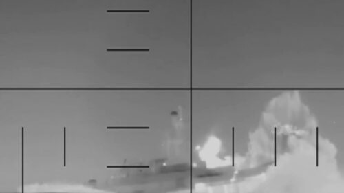 Sottomarino Usa affonda nave iraniana: il video del Pentagono nuovaresistenza.org/2026/03/sottom…