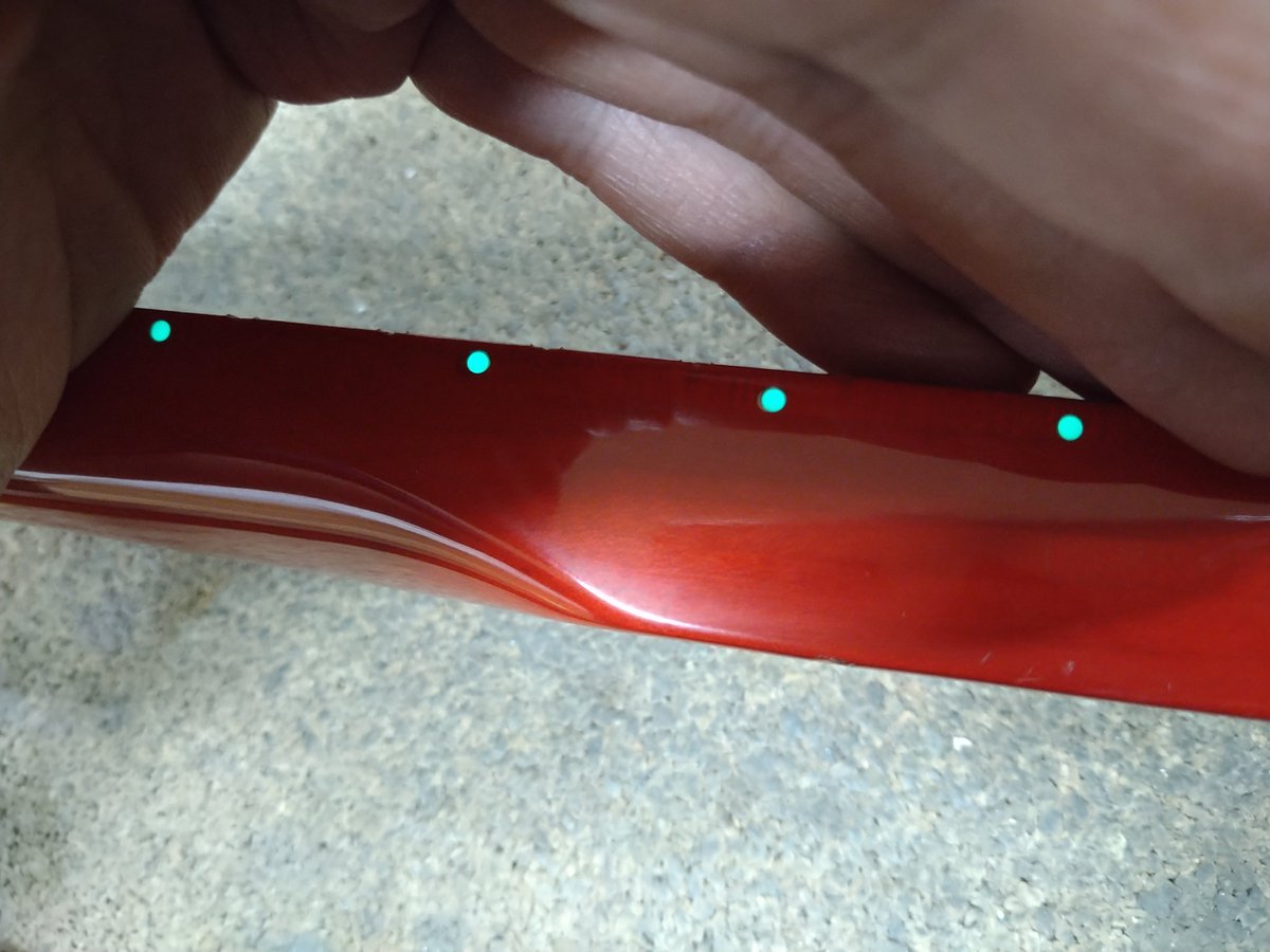 LA-85KKのサイドポジションマークをルミンレイに変更っ✨️

フロイドローズも手に入ったので交換しよ🥰