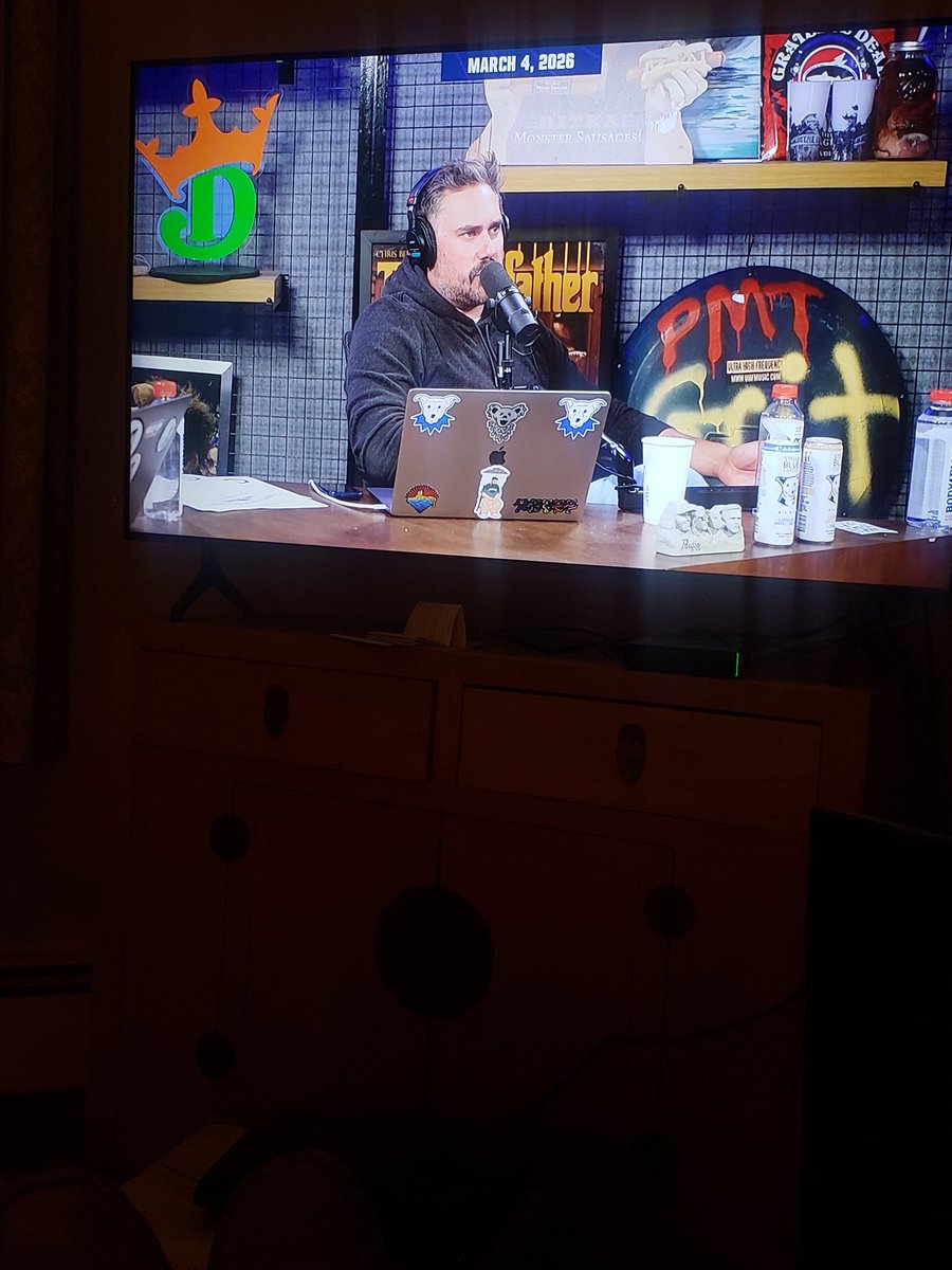 BiZ HiT tHe NeT tweet media