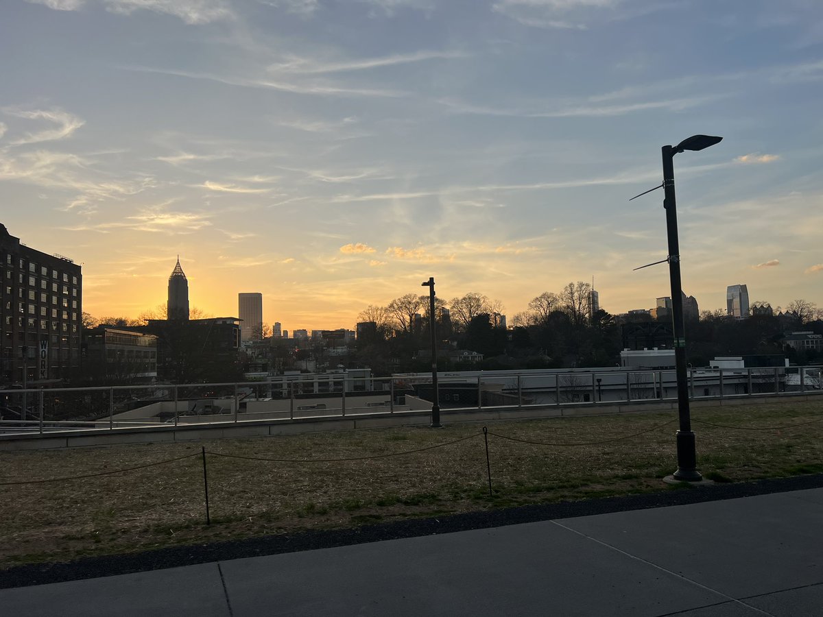 travel_run_lift's tweet image. Consistency got derailed.
I got sick.
I fell off routine.

And today I ran anyway.

Fall half marathon era begins now. 🍂🏃🏼‍♀️

Which would you pick: Indy Monumental, Cape Cod, San Antonio or Philly? 👀🤔 #runchat #runner