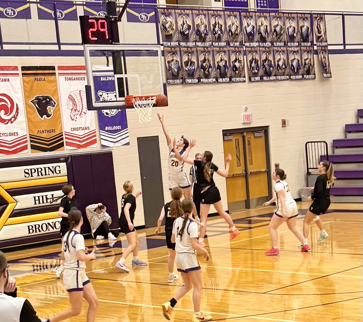 Sunflower Smack Show tweet media