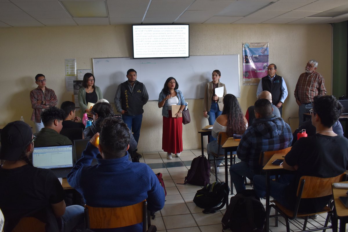 ITESA_OFICIAL's tweet photo. Recibimos al personal de Becas de la Subsecretaría de EMSyS Hidalgo y del IHFES, quienes junto a nuestro Dir Gral, Mtro. Víctor M del Villar, informaron sobre “Becas para la Transformación” y apoyos de financiamiento educativo. Más oportunidades para cumplir metas.
#OrgulloITESA https://t.co/lDe3QcWiC5