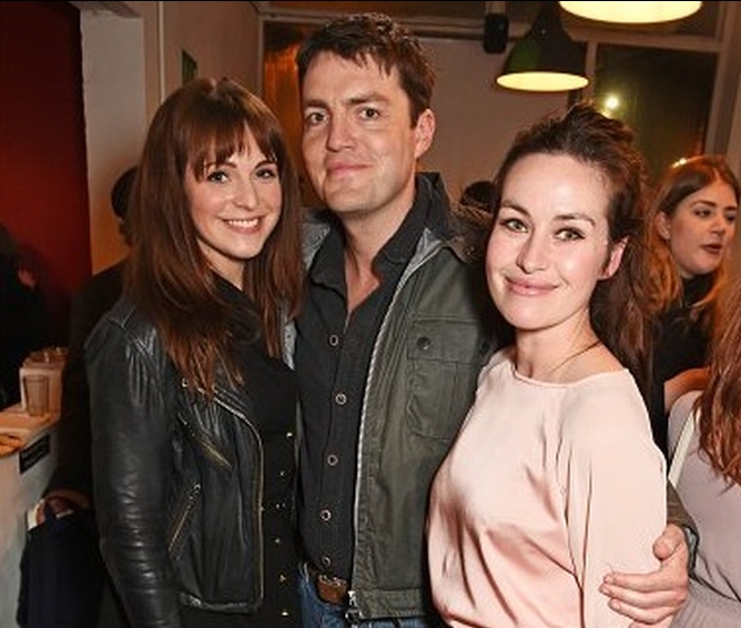 JuttaFreudig's tweet photo. #MusketeersEurope #TheMusketeers⚜️#Reunions ❤️for #ThrowbackThursday ⚔️#LukePasqualino & #JamesCallis (2022) - #TamlaKari #TomBurke & #MaimieMcCoy (2017) - Tamla #AliDowling & #SantiagoCabrera with wife (2016) - #HowardCharles and Luke (2019) https://t.co/mohUvtULgx