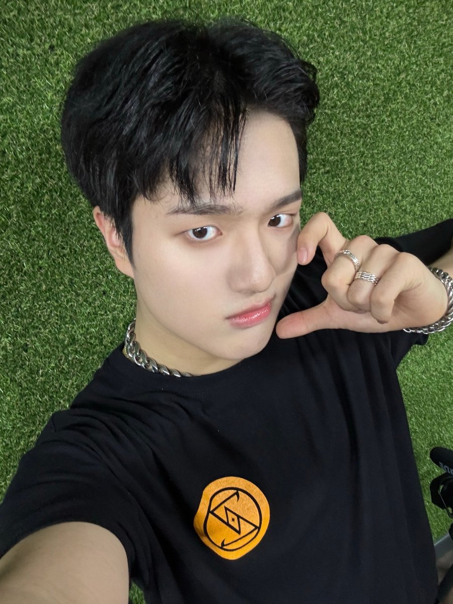 [#정예찬] I love Scotland🏴󠁧󠁢󠁳󠁣󠁴󠁿 See you next time🫶😆

#FROM_TRENDZ #TO_FRIENDZ #TRENDZ #트렌드지
