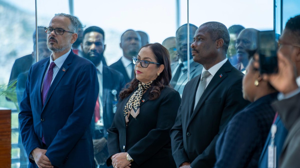 MAE_Haiti's tweet photo. Le Premier ministre, S.E.M. Alix Didier Fils-Aimé, a procédé, le mercredi 4 mars 2026, à la cérémonie officielle d’installation de la nouvelle Ministre des Affaires étrangères et des Cultes, Son Excellence Madame Raina Forbin, en présence du ministre sortant, S.E.M. Jean-Victor Harvel Jean-Baptiste, des directeurs généraux des Affaires étrangères et des Cultes, du personnel administratif ainsi que de hautes autorités de l’État.