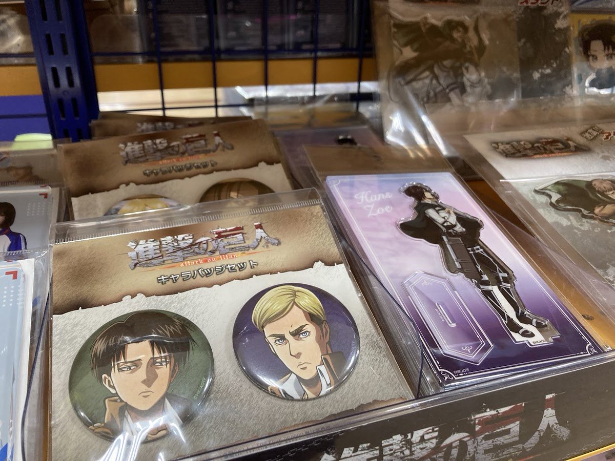 グッズ_入荷情報】 「#進撃の巨人」 ・缶バッジセット各種 ・アクリル