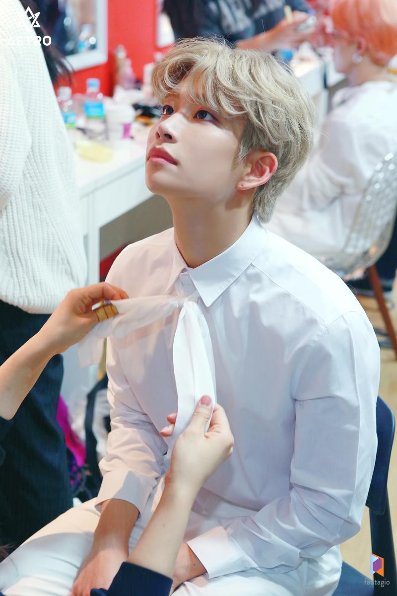 문그루 tweet media