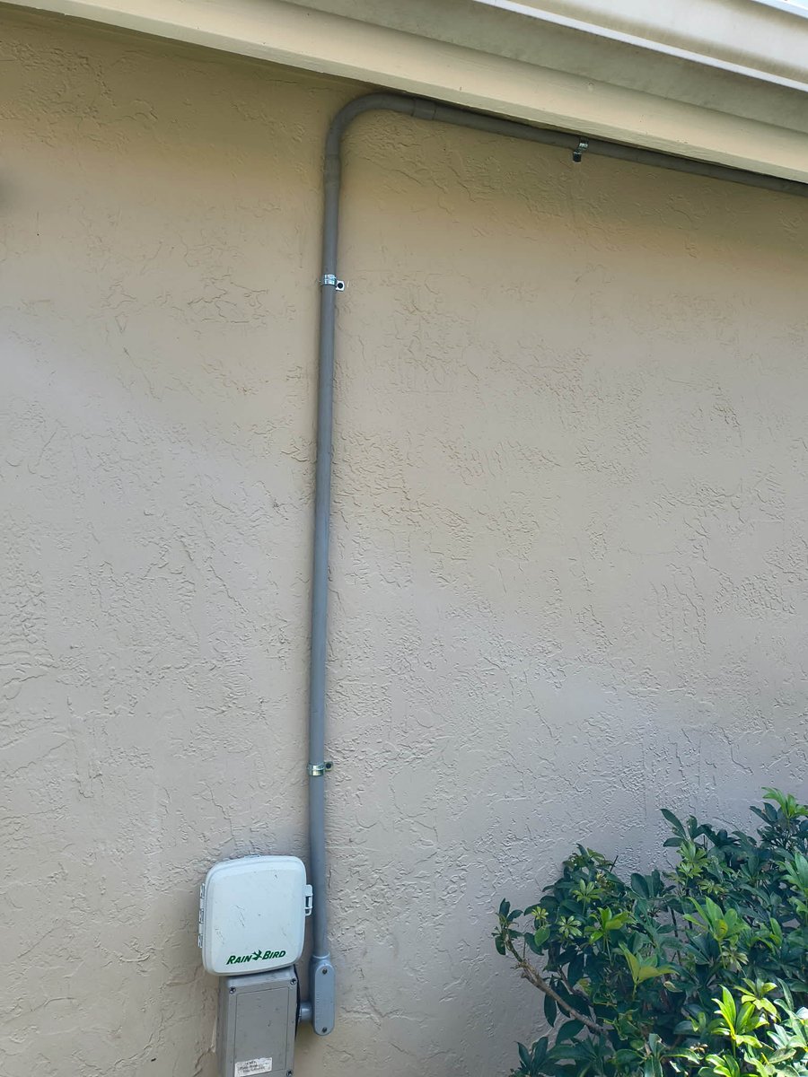 ElliaElectric's tweet image. Reliable power for a greener lawn 💧⚡
 Ellia Electric Inc. installed a dedicated sprinkler pump circuit for safe, efficient irrigation—right when you need it.
#ElliaElectric #SprinklerPump #IrrigationSystem #OutdoorPower #LicensedElectrician #ReliablePower