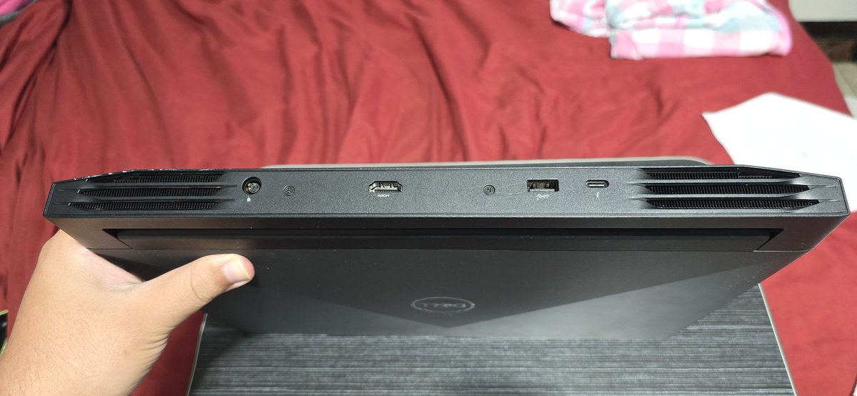 matheus929's tweet photo. @danielreen BH/MG Vendo um Dell g15 5520 gamer:
I7 12700h
64gb de ram
4tb de ssd
Rtx 3060m 6gb

O teclado está com umas teclas falhando e tem que apertar mais de uma vez pra funcionar, depois de limpar com soprador de ar melhorou um pouco. To querendo R$7.000,00 por conta do teclado. Negocio https://t.co/y1moZnpWnO
