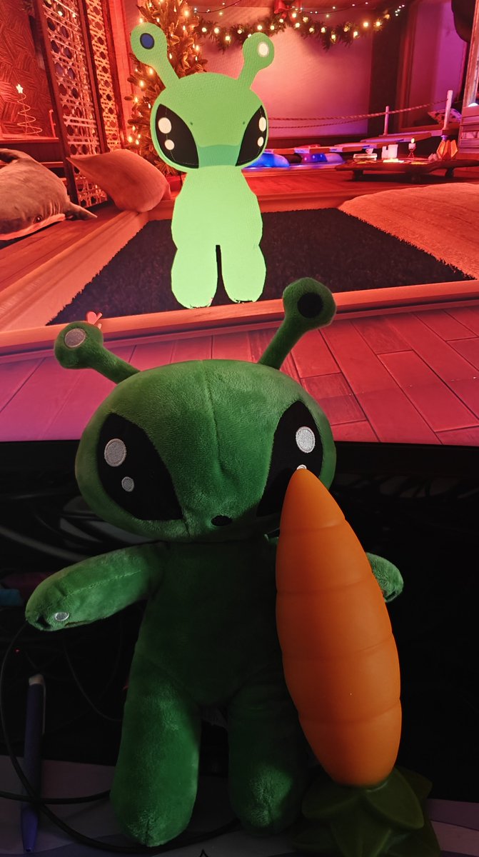 maimeshy's tweet photo. Lil pup is wielding a carrot bigger than himself! https://t.co/UTMWXnkyvW