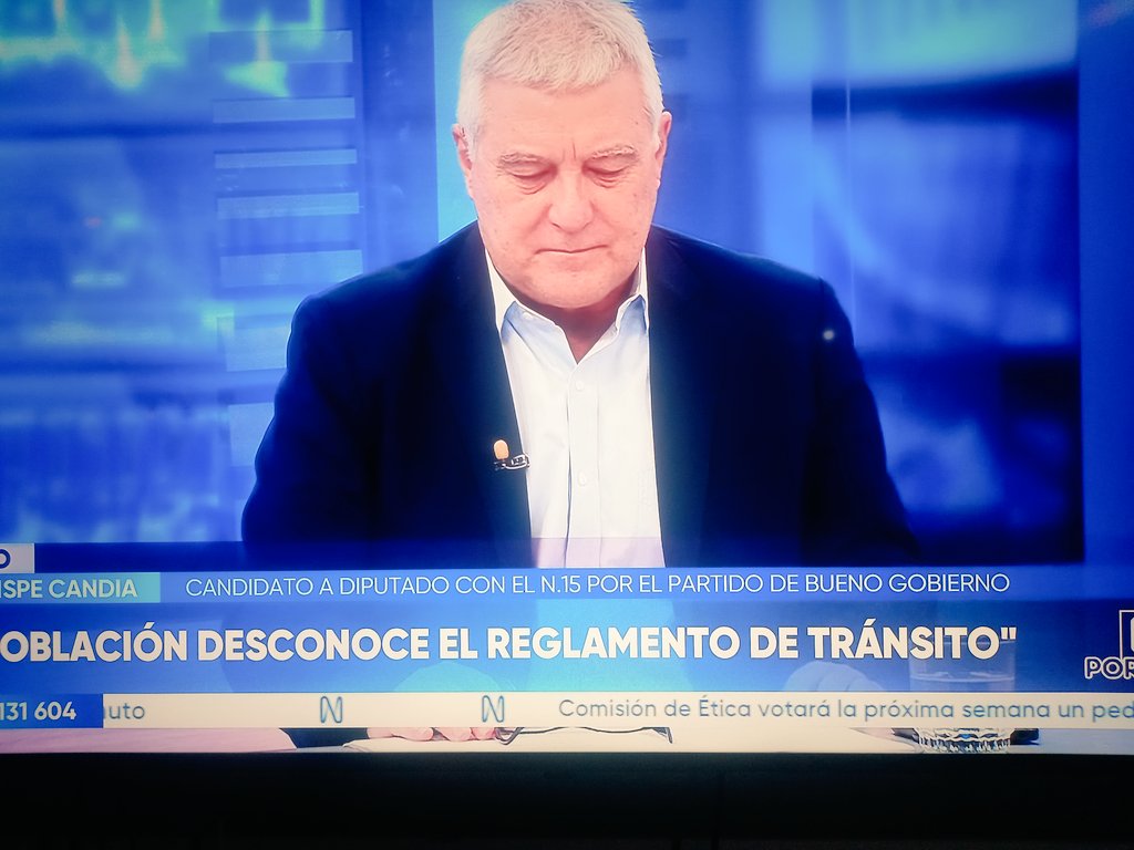 GuilleRodriTama's tweet photo. @canalN_ Gibellini, en un cintillo hay un error. Ya que tú criticas lo de otros, deja que te critiquen también. https://t.co/DNyVD92GEi