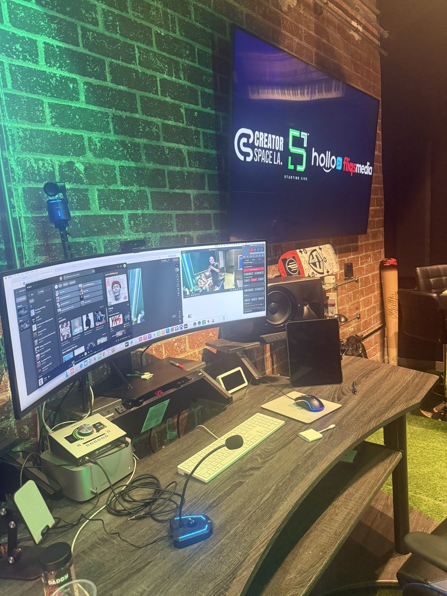 S P R A T tweet media