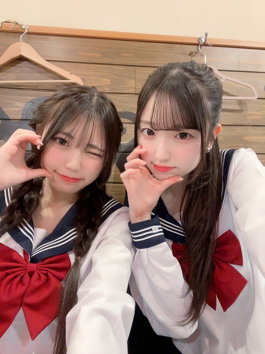 LinQに入って今日で3周年になりました🤍♥️ あかりんと同期で本当に