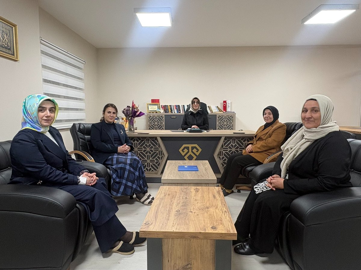 📍Yüreğir

İl Kadın Kolları olarak İYC Hacı Nuri Çomu Yükseköğretim Kız Öğrenci Yurdu Müdürü Sayın Vildan Bozkurt’u ziyaret ettik.

Nazik misafirperverliği ve samimi sohbetleri için kendilerine teşekkür ediyor, çalışmalarında başarılar diliyoruz.

#MilletimizleİnancımızBir