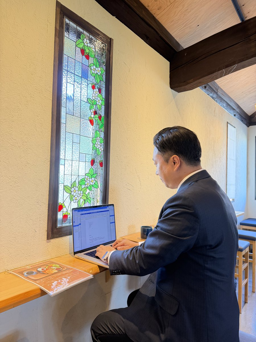 yamatotakahiko's tweet photo. 地元 日根野に新たなオシャレ拠点が本日3月5日、オープン♪
2022年12月9日にオープンし、美味しいいちごの販売やいちご狩り等で人気を博する地元の名物スポットとなっている「#IchigoLab Izumisano」さんが運営する「古民家カフェ 彩（いろどり）」♪ 
素敵な空間🌟ぜひ🌟 https://t.co/j4sW8XldYY