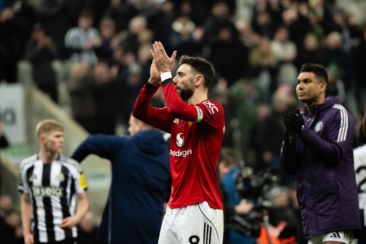 ManUtd_ID's tweet photo. Apresiasi untuk fans yang hadir di Newcastle 👏❤️ https://t.co/iKrdCTFFbw