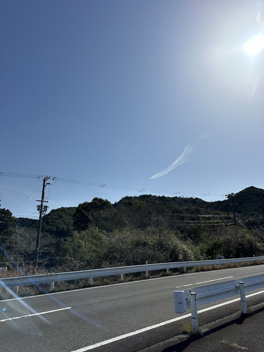 19770420HIRO's tweet photo. メチャクチャ近い場所🤭

山超えた場所が発射場所❓❓

たぶん🤣

違ったら最悪ですが😅

１０時３０分過ぎからHIRO君ちゃんねる(YouTube)で生配信😁😁😁

#和歌山県 #串本町 
#KAIROS #カイロス
#SpaceOne #スペースワン
#ロケット https://t.co/cALMblpBx0
