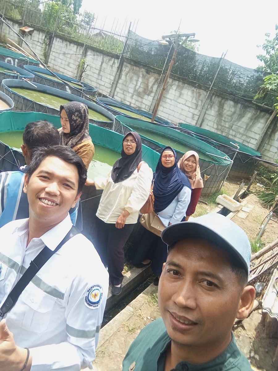 Risdyamasta23's tweet photo. (09/02/2026) Rianda, Luhkan Kota Madiun, Pendampingan Akses Informasi (CBIB) kepada anggota kelompok Pokdakan Sumber Rejeki Kel. Patihan Kec. Manguharjo Kota Madiun #GiatLuhkanSatminkalBWI  #luhlapor #KotaMadiun @bppp_banyuwangi @puslatluhkp https://t.co/4OaiFivUlx