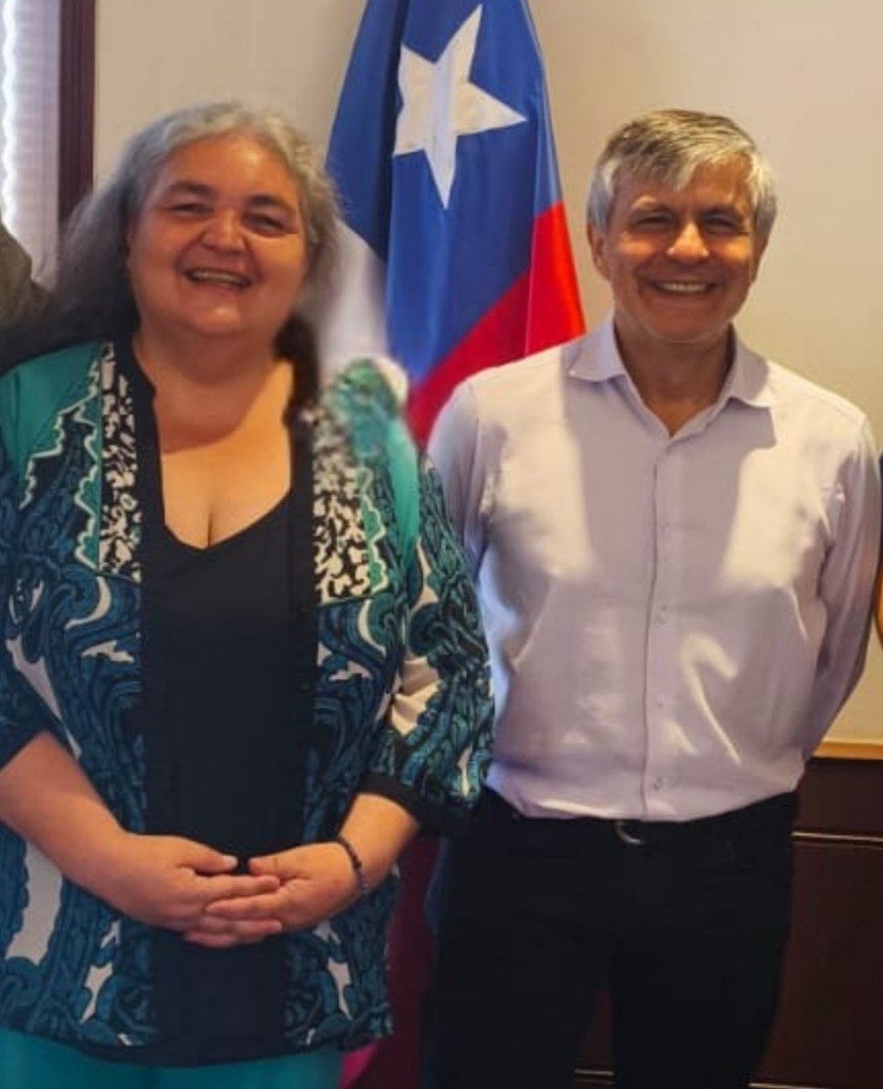 DafneConchaF's tweet photo. Gran orgullo visitar a Claudio Araya San Martín, amigo y compañero, sansano, ex dirigente estudiantil de los '80, ingeniero civil electrónico, docente, con gran experiencia, hoy Subse Telecomunicaciones  @GobiernodeChile.
Tremendo profesional!
🫂💪🏻 Gracias x tanto
#ChileSoberano https://t.co/tsxzx38hmm