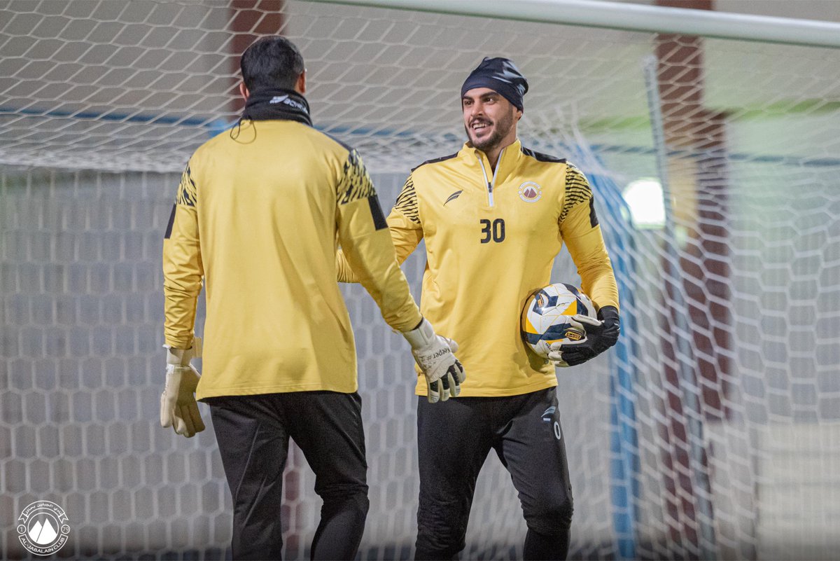 aljabalainFC_EN's tweet photo. Training the Hands π§€β¨
#AlJabalain | #KnightOfTheN https://t.co/2jrqpRdsQT