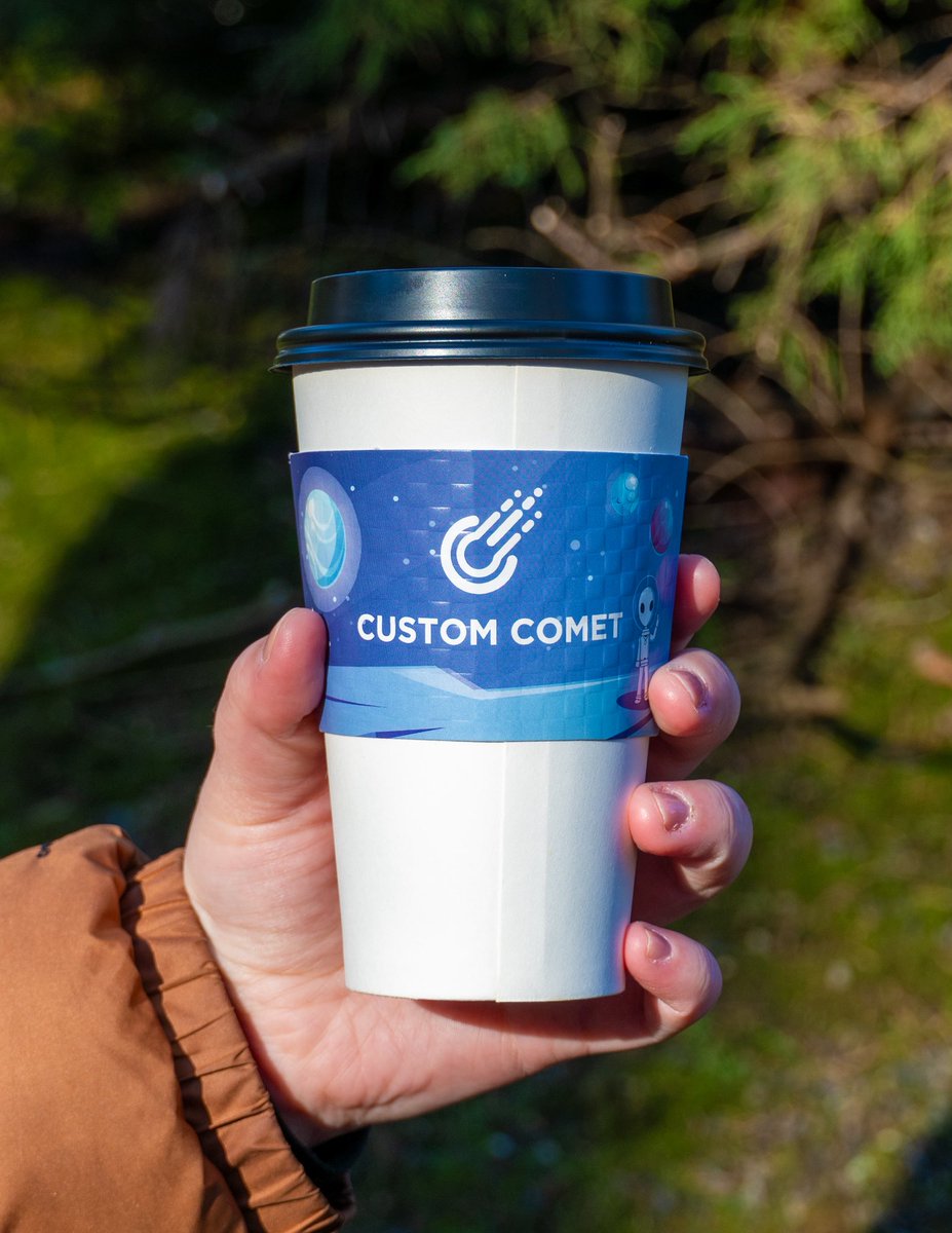 customcomet's tweet photo. Your morning coffee just got a glow-up! Our custom coffee sleeves are locally made in Oregon and printed with vibrant detail, perfect for keeping your brand in customers’ hands daily. Stylish, functional, and totally customizable ☕ https://t.co/t2LphZl36c