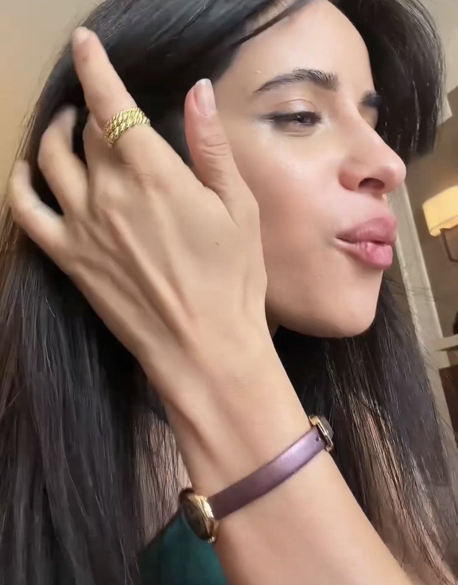camilaswifeee's tweet photo. HER HANDS…OMG🫦 https://t.co/hDVK5zuiRM