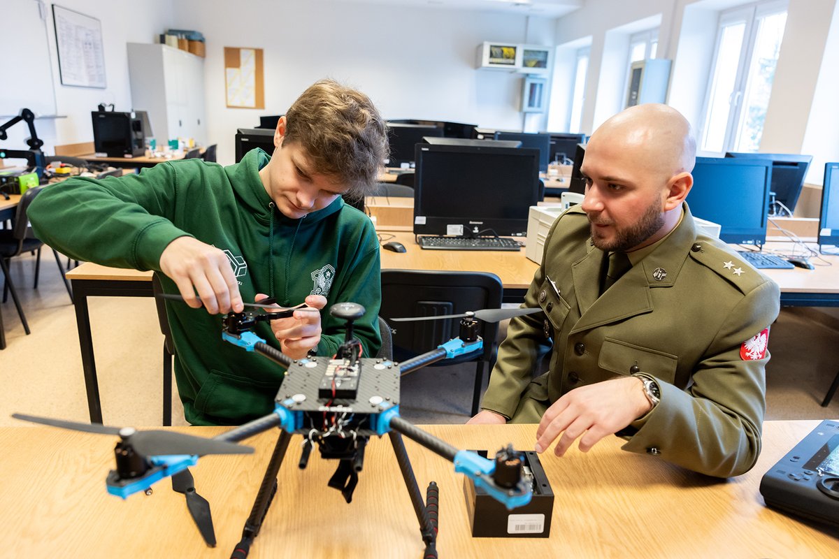 WYDZIAŁ CYBERNETYKI WAT tweet media