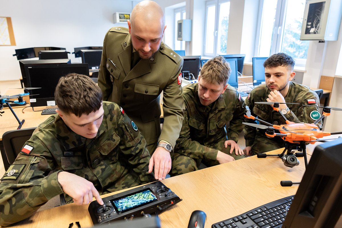 WYDZIAŁ CYBERNETYKI WAT tweet media