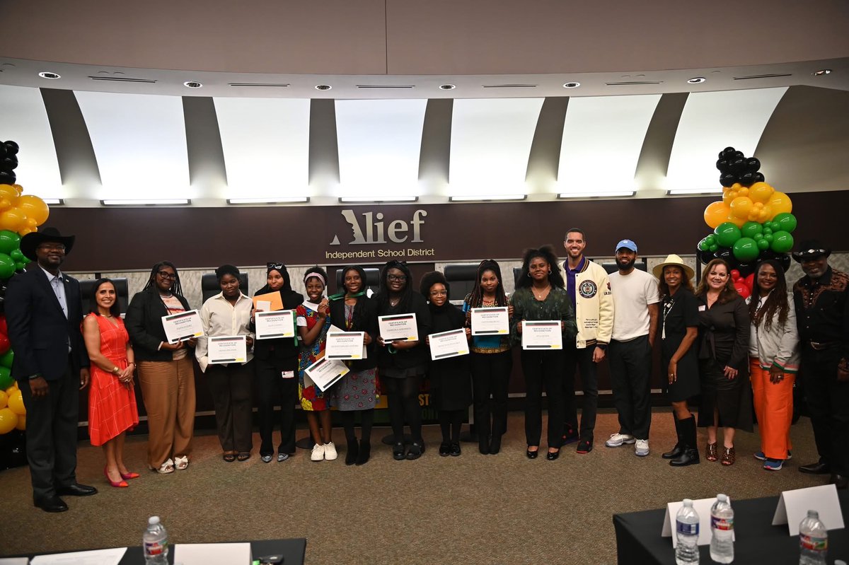 Albright Middle Performing and Visual Arts Academy tweet media