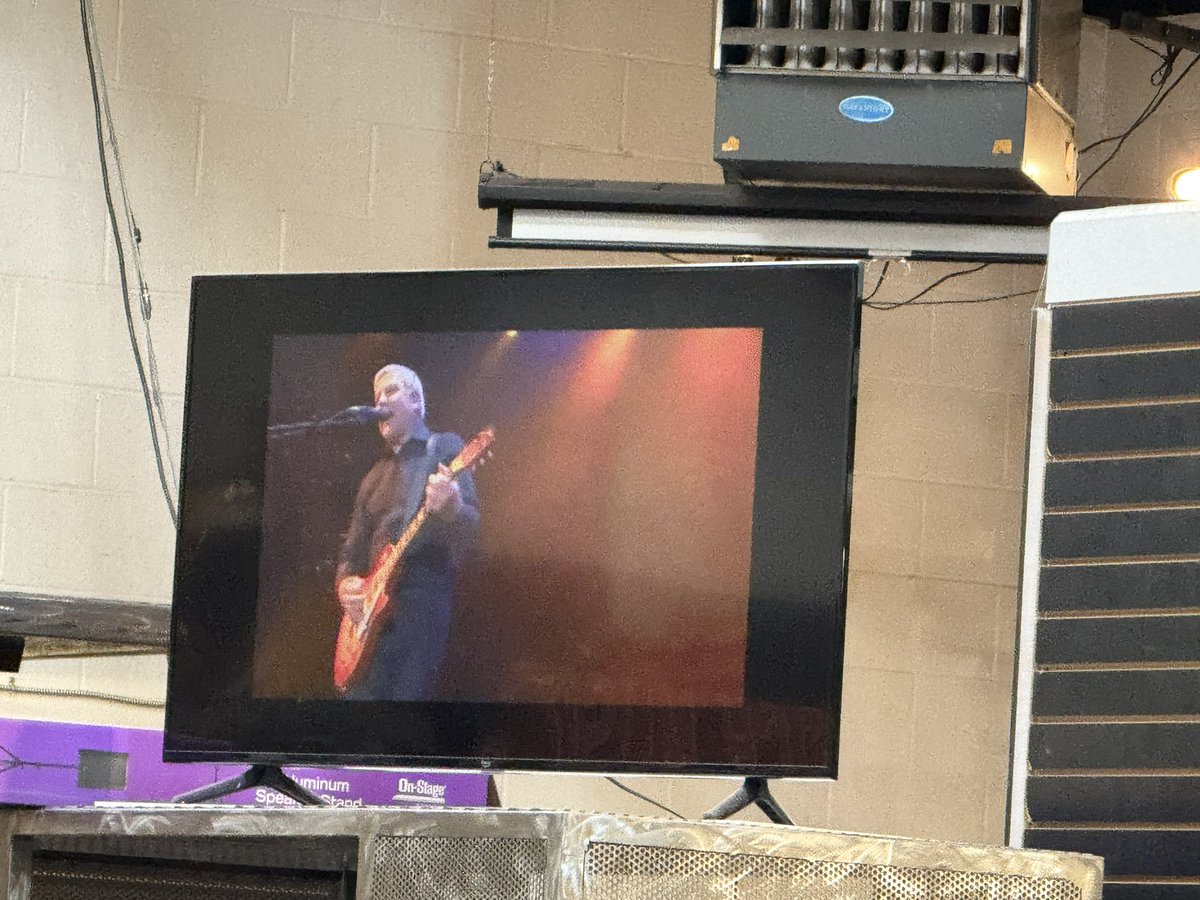 Rush74Kyle's tweet photo. Happy Willowdale Wednesday!! Playing the boys on the big tv at the store today! @rushtheband #SnakesAndArrows tour #Rushfamily @vivien2112 @BWieds @newworldrushman https://t.co/F7B06k9aCi