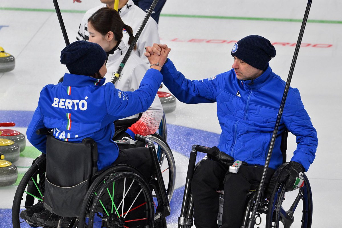 CIPnotizie's tweet photo. 🥌 Buona la prima! 

Orietta Bertò e Paolo Ioriatti centrano un ottimo 7 a 5 contro la Corea nella prima partita di Curling in carrozzina allo Stadio di ghiaccio di Cortina.

🇮🇹 Avanti così! https://t.co/Zqe050NANk