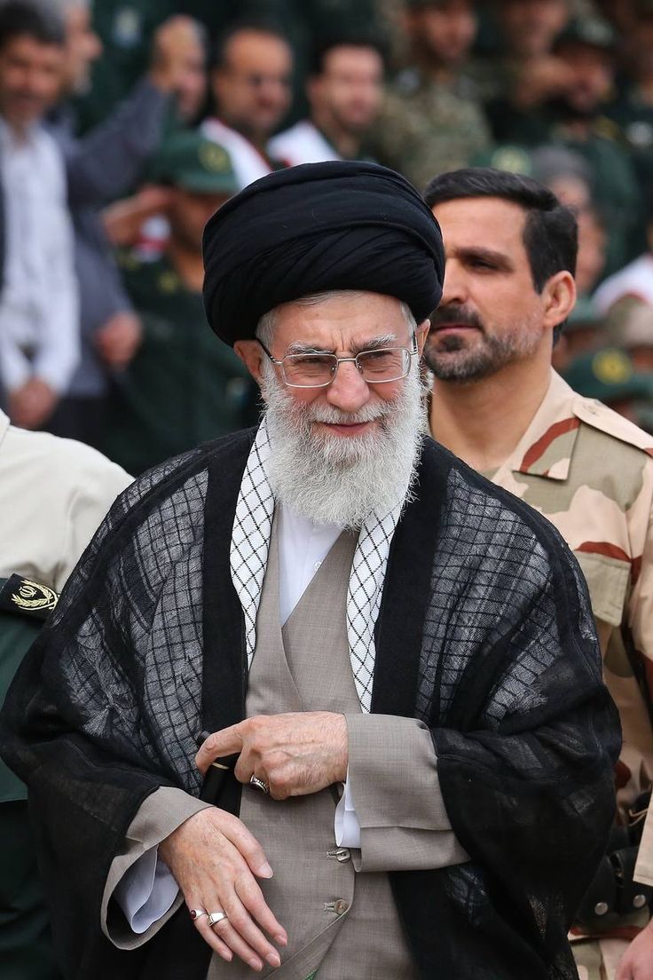 اقای خامنه ای من ازت ممنونم .
تو از ایران کشوری ساختی که همه دنیا جمع شدن از پا درش بیارن ولی نمیتونن :)