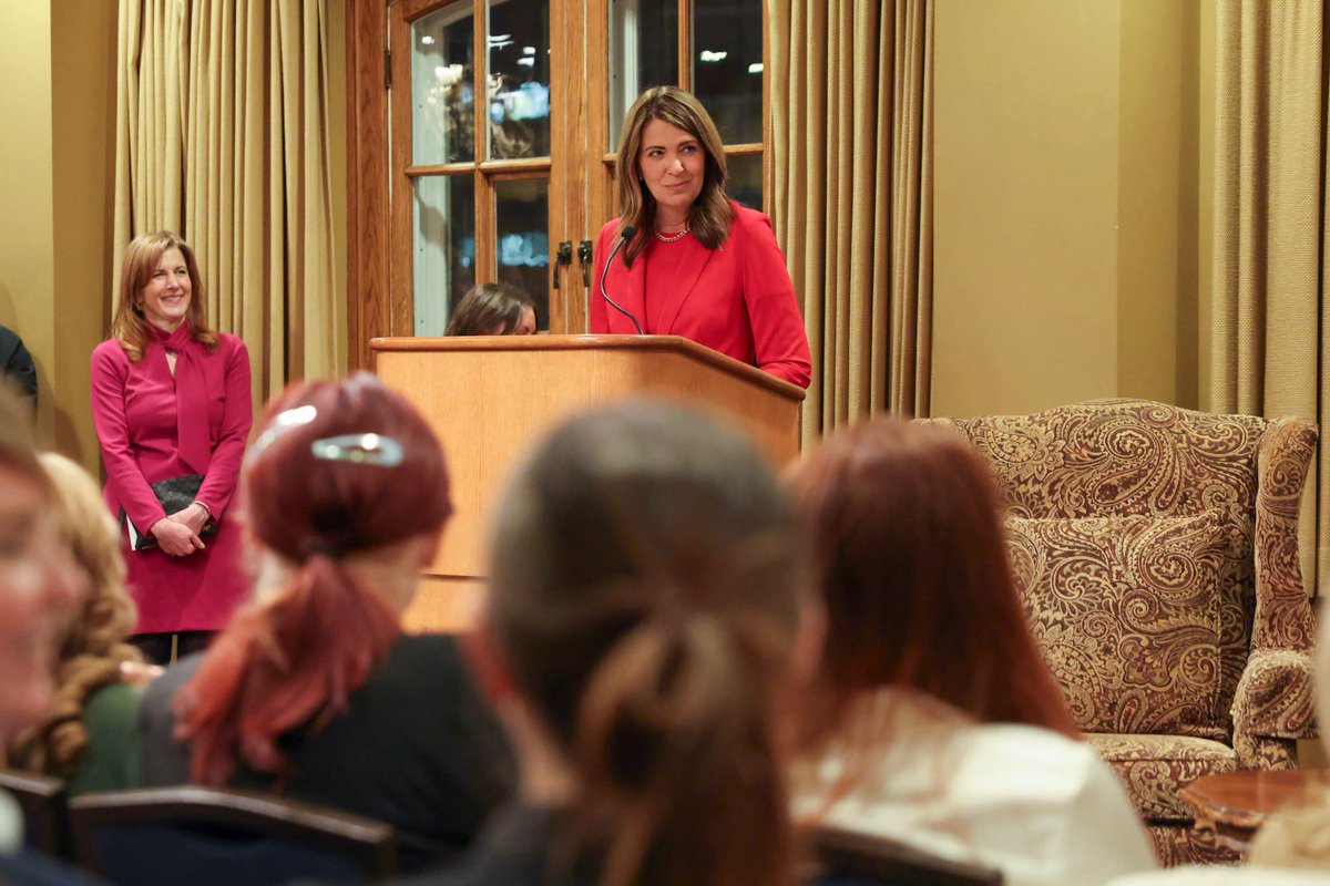 Danielle Smith tweet media