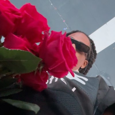 7kThree's tweet photo. Gunz &amp; Roses 🥀 https://t.co/YxbBaMg5V9