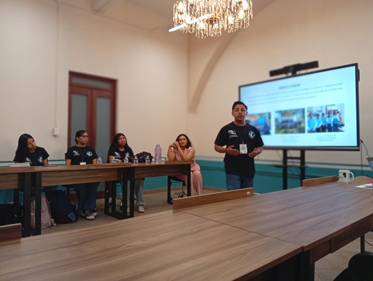 Estudiantes del Cecyte plantel Tehuitzingo participaron como conferencistas en la VI Jornada de Educación Continua en la Benemérita Universidad Autónoma de Puebla, donde presentaron el proyecto AUSTIC.
#PorAmorAPuebla #PensarEnGrande #CECYTEPuebla #HazloEnGrande