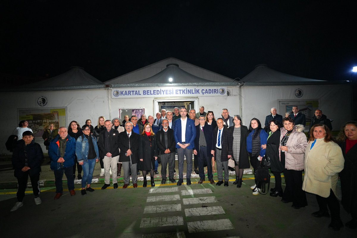 Bu akşam Emekliler Derneği ve Emekli Sendikalarımızın katılımıyla düzenlediğimiz iftar programında emekli komşularımızla aynı sofrada bir araya geldik.

Paylaşmanın, dayanışmanın ve birlikteliğin ayı olan Ramazan’da tutulan oruçların ve edilen duaların kabul olmasını diliyorum.