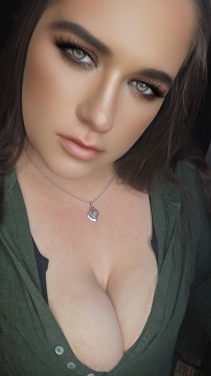 CandyMoore94 tweet media