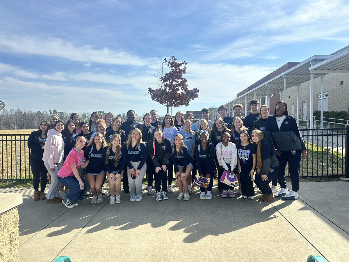 WS_Storm_FB's tweet photo. Great job by our student athletes spending time and connecting with students at South Lakes Elementary for Read Across America Day!

#BEL1EVE | #FAM1LY https://t.co/ohrcrb1lwg